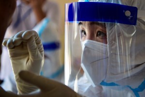 “31省昨增确诊1500例” 31省份昨日新增确诊15例？