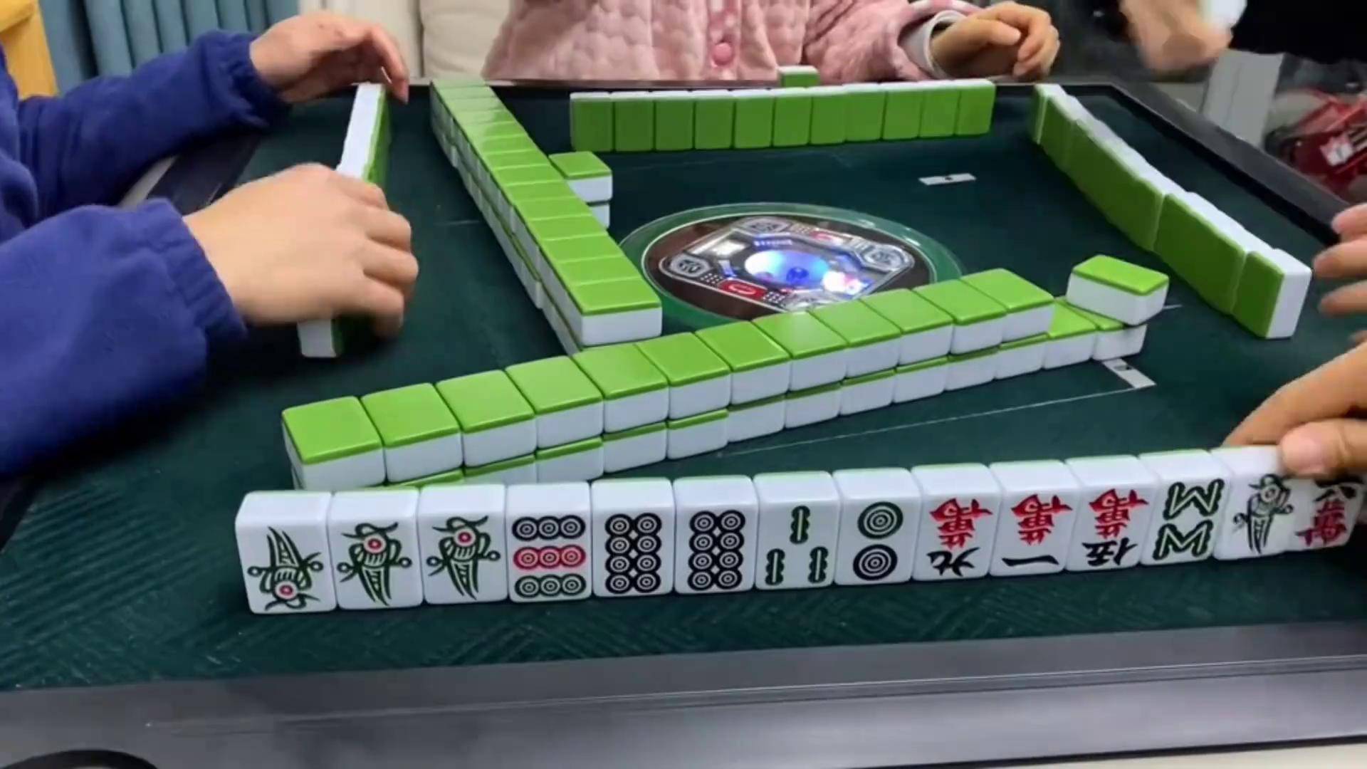 今日教程“天天贵阳麻将开挂神器下载”详细开挂玩法-第1张图片